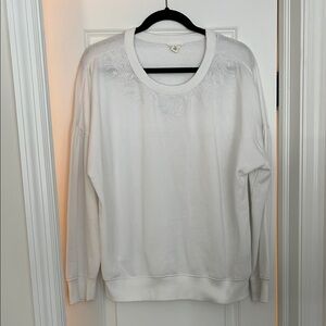 Caslon From Nordstrom White Embroidered Sweatshirt Size: M